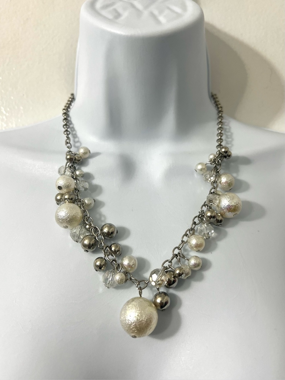Silver chain necklace with white pearls, metallic silver and crystal beads